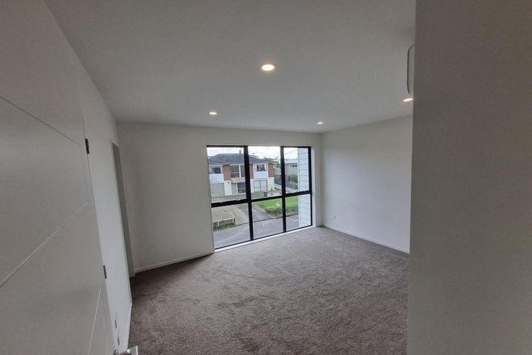 Photo of property in 1e Currey Crescent, Milford, Auckland, 0620