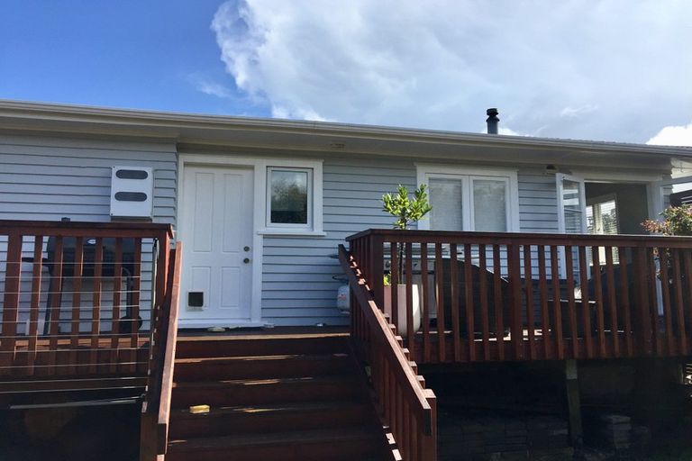 Photo of property in 25 Longburn Road, Henderson, Auckland, 0610