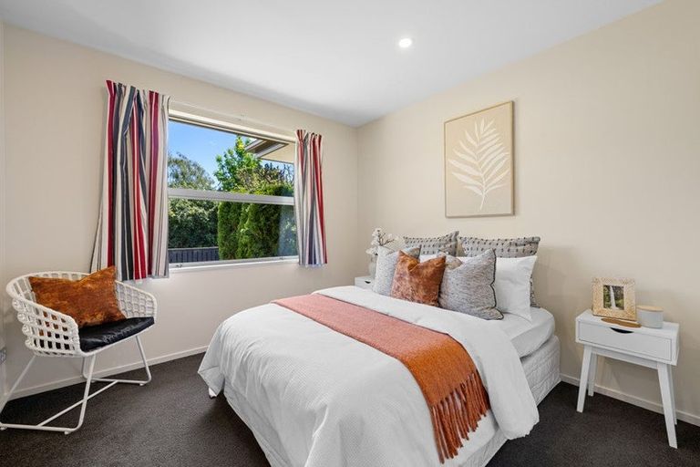 Photo of property in 14 Redwood Place, St Albans, Christchurch, 8052