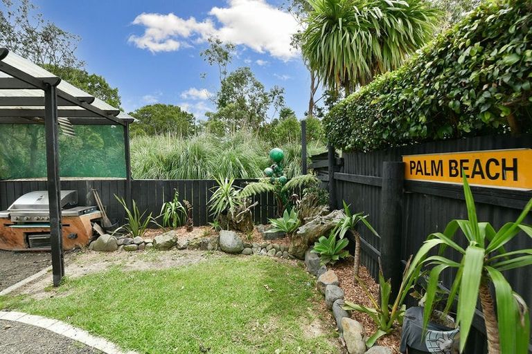 Photo of property in 4 Rere Place, Parakai, 0830