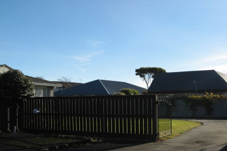 Photo of property in 1/25 Thurso Place, New Brighton, Christchurch, 8083