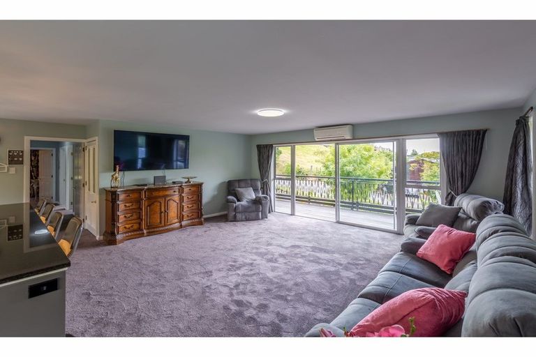 Photo of property in 7 Dalefield Drive, Cashmere, Christchurch, 8022