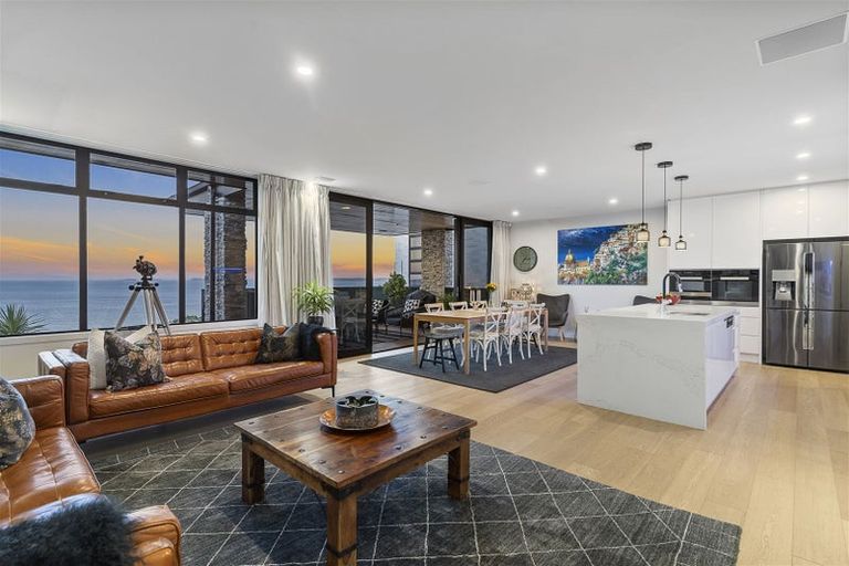 Photo of property in 123a Churchill Road, Rothesay Bay, Auckland, 0630