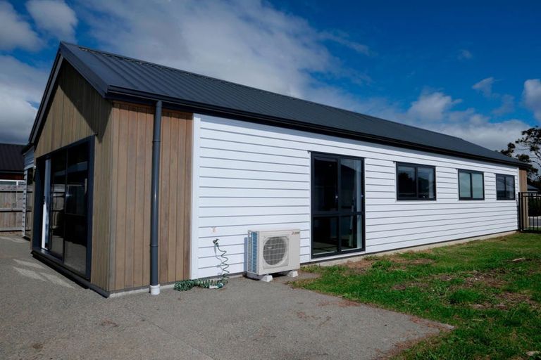 Photo of property in 8 Rotoiti Place, Paraparaumu, 5032