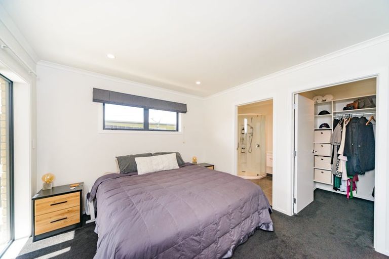 Photo of property in 8 Poplar Grove, Feilding, 4702