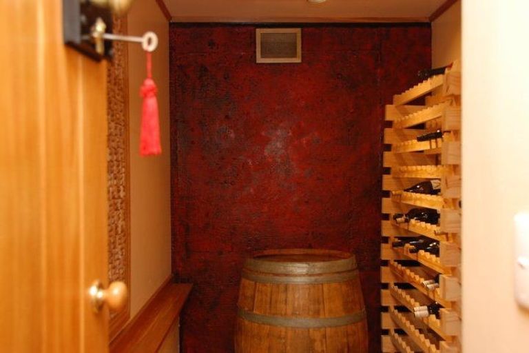 Photo of property in 24 Dominica Crescent, Grenada Village, Wellington, 6037