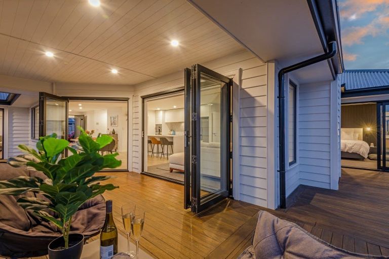 Photo of property in 21 Silicon Way, Fitzherbert, Palmerston North, 4410