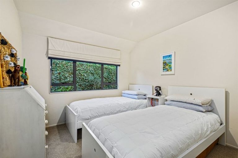 Photo of property in 110 Seaview Road, Glenfield, Auckland, 0629