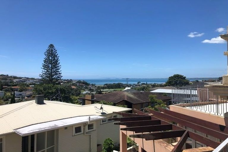 Photo of property in 2/55 East Coast Road, Milford, Auckland, 0620