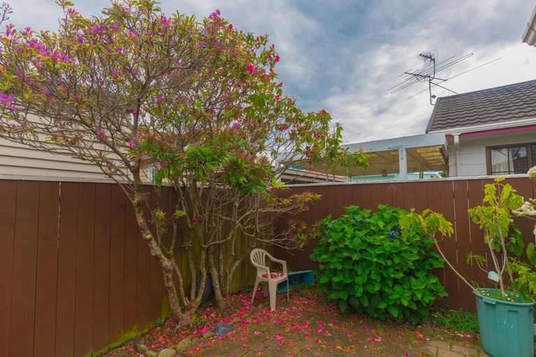 Photo of property in 71a Cambridge Terrace, Waterloo, Lower Hutt, 5011