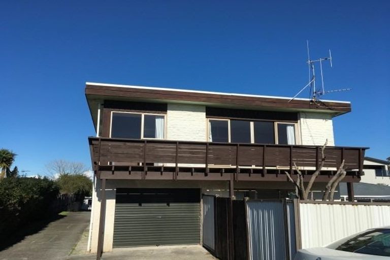 Photo of property in 20 Terrace Avenue, Mount Maunganui, 3116