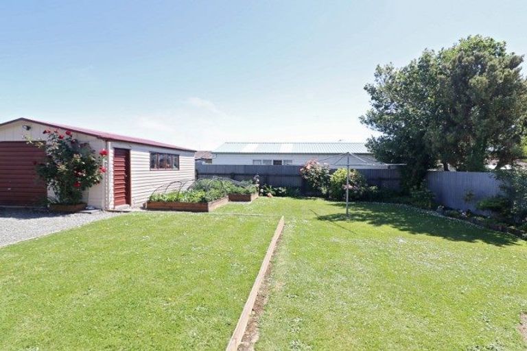 Photo of property in 15 Burns Street, Kew, Invercargill, 9812