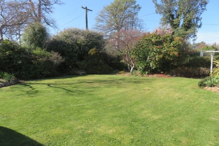 Photo of property in 51 Main Road North, Geraldine, 7930