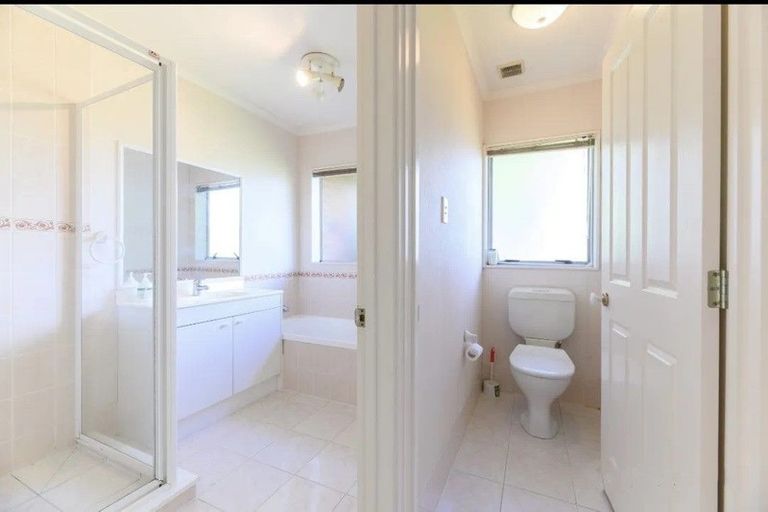 Photo of property in 1 Quartley Place, Huntington Park, Auckland, 2013