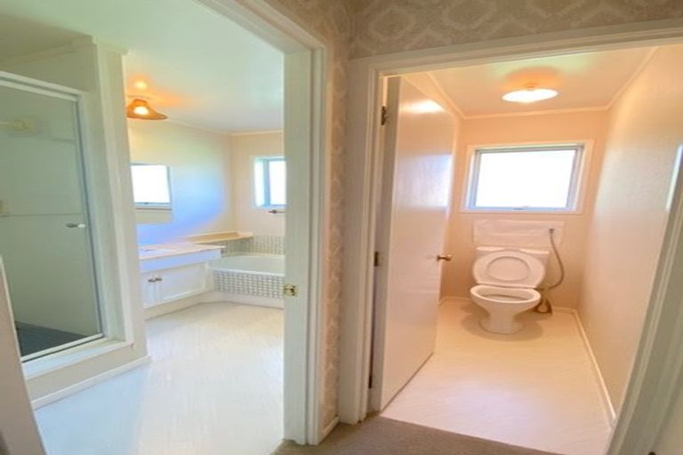 Photo of property in 10 Mimosa Place, Half Moon Bay, Auckland, 2012