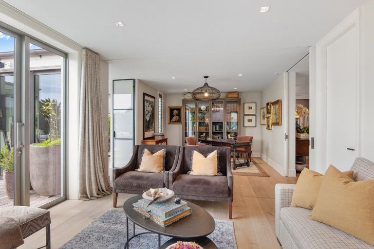 Photo of property in 153 Main Road, Moncks Bay, Christchurch, 8081