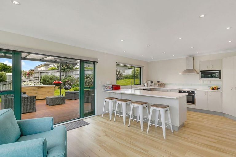 Photo of property in 71 Te Puia Drive, Aotea, Porirua, 5024