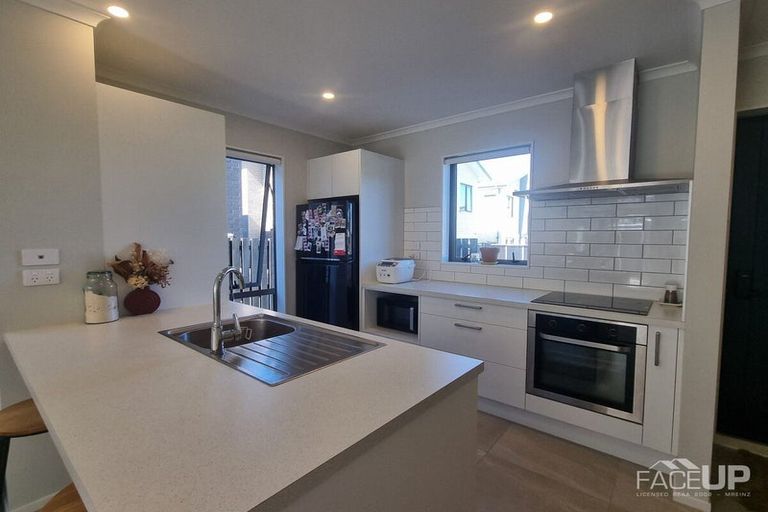 Photo of property in 1 Ko Tohu Place, Hobsonville, Auckland, 0616