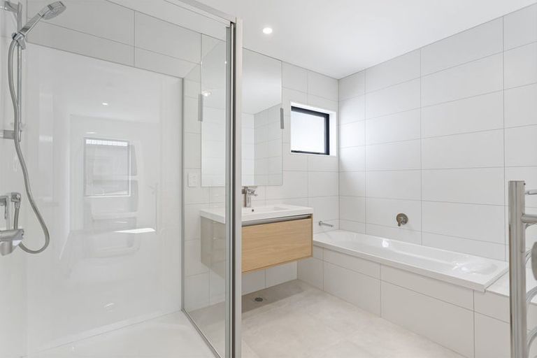 Photo of property in 45 Parkmore Drive, Rosehill, Papakura, 2113