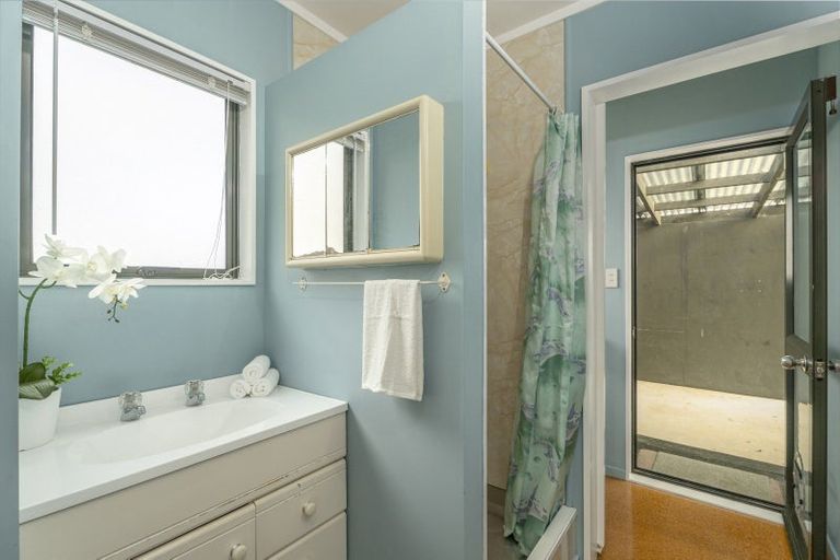 Photo of property in 16 Whitby Avenue, Whitianga, 3510