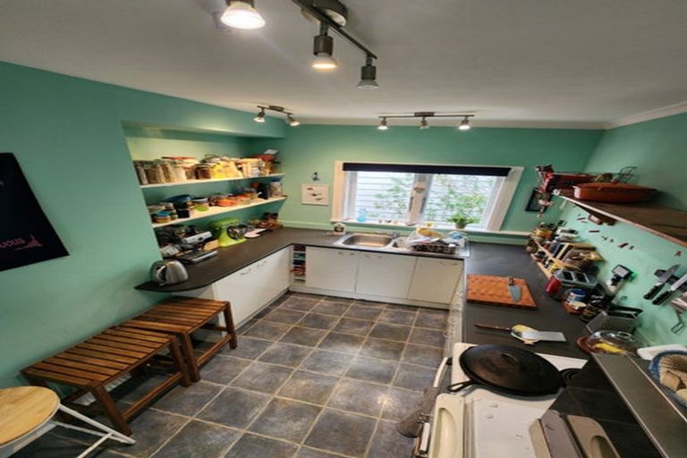 Photo of property in 35 Grafton Road, Roseneath, Wellington, 6011