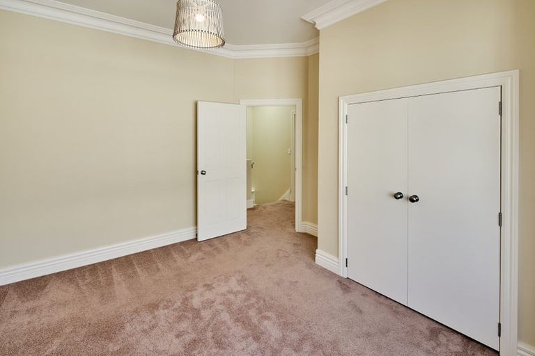 Photo of property in 40 Roxburgh Street, Mount Victoria, Wellington, 6011