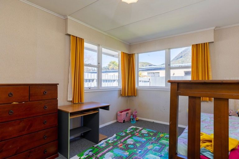 Photo of property in 45a York Street, Picton, 7220