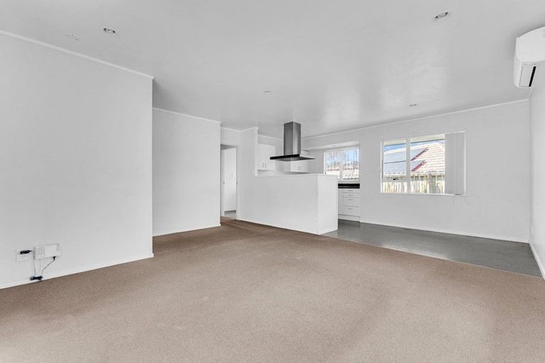 Photo of property in 17 Cretian Crescent, Henderson, Auckland, 0612