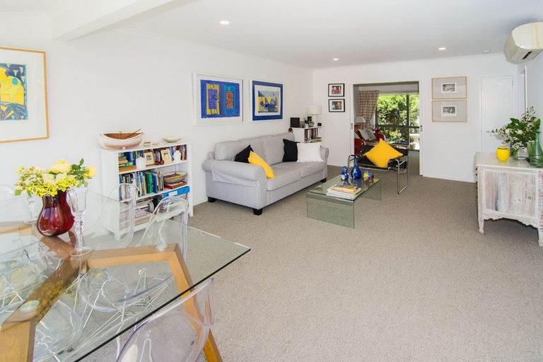 Photo of property in Holdsworth Villas, 42/2 William Donald Drive, Solway, Masterton, 5810