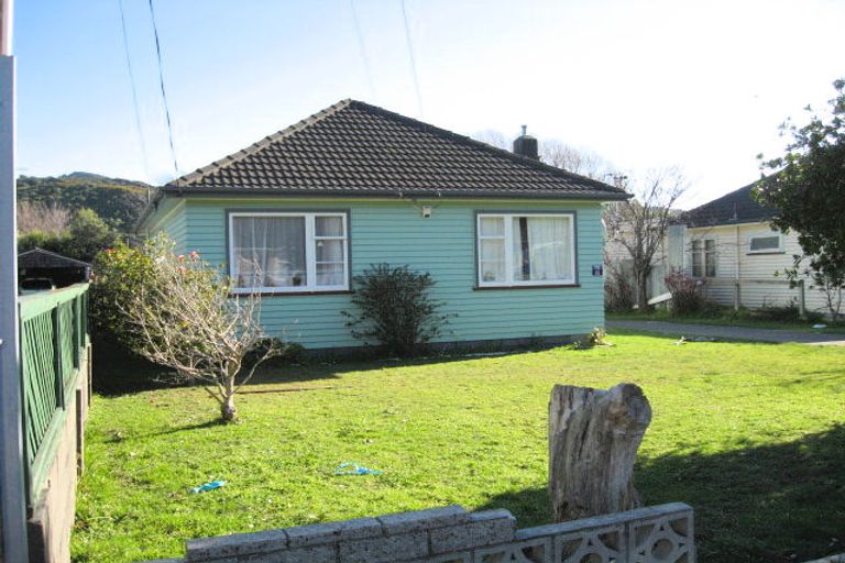 Photo of property in 47 Bull Avenue, Wainuiomata, Lower Hutt, 5014