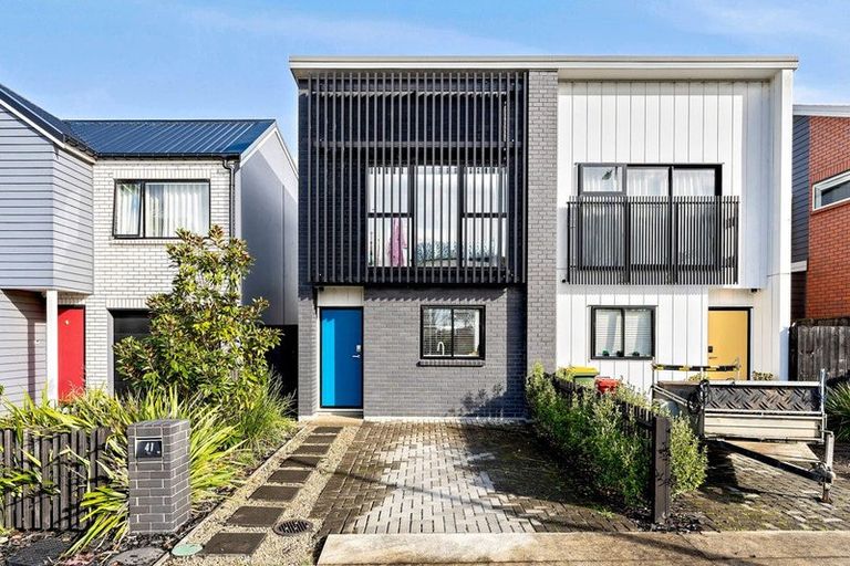 Photo of property in 41 Konoba Avenue, Kumeu, 0810