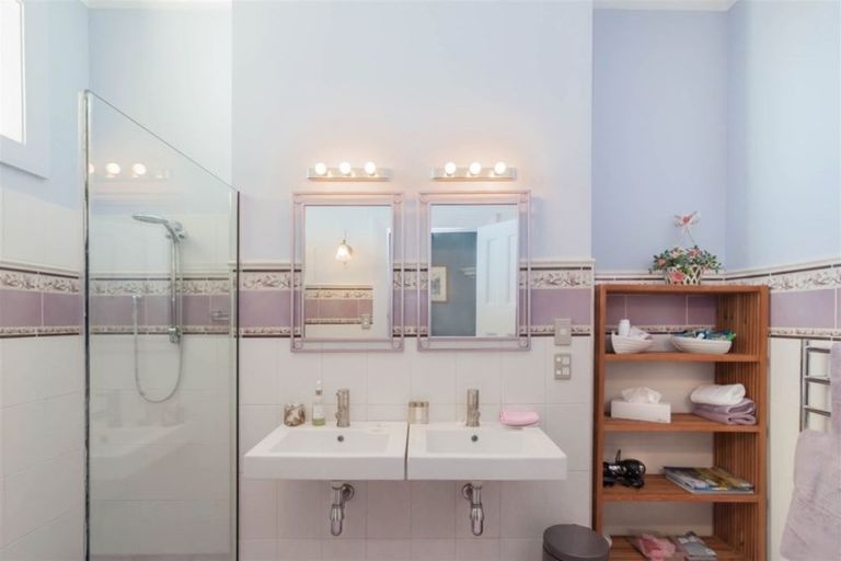 Photo of property in 85 Dyers Pass Road, Cashmere, Christchurch, 8022