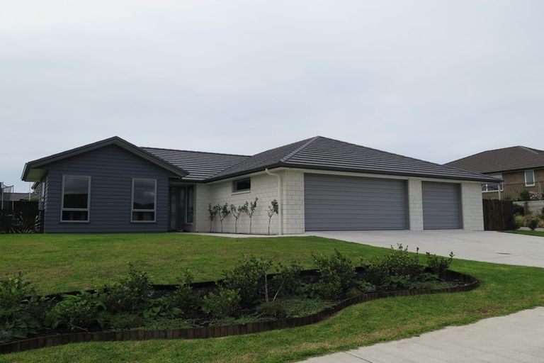 Photo of property in 8 Kayelene Place, Omokoroa, 3114