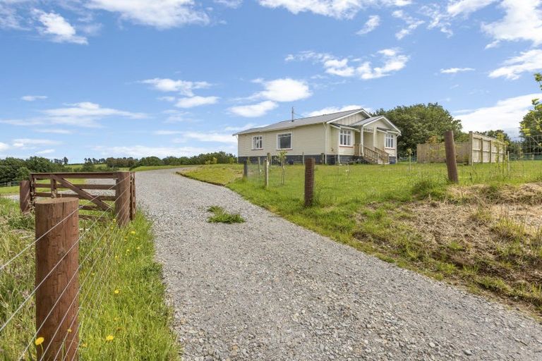 Photo of property in 403 Opunake Road, Cardiff, Stratford, 4391