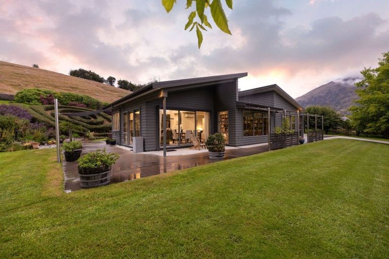 Photo of property in 44 Springbank Grove, Lower Shotover, Queenstown, 9371