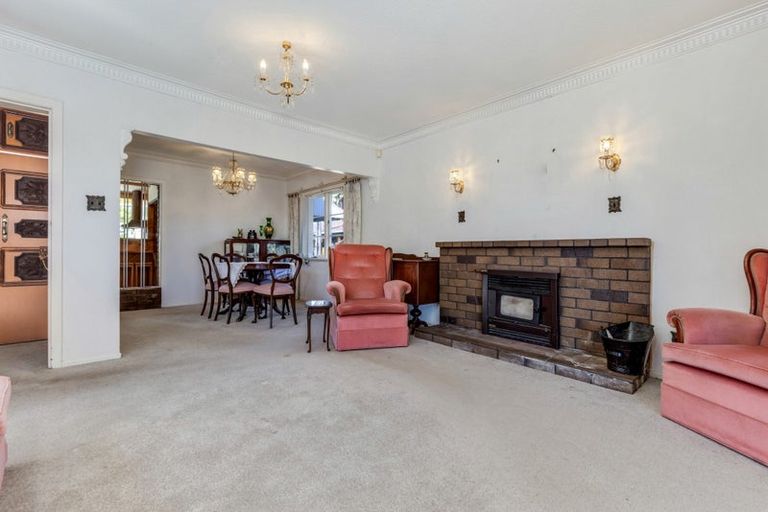 Photo of property in 49 Koromiko Street, New Lynn, Auckland, 0600