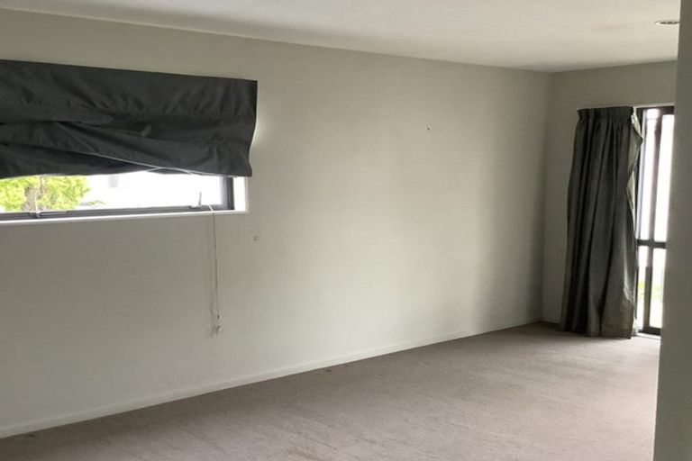 Photo of property in 18 Avonhead Road, Avonhead, Christchurch, 8042