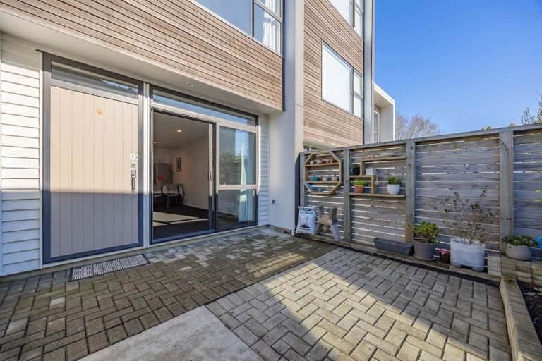 Photo of property in 15/15 Chivalry Road, Glenfield, Auckland, 0629