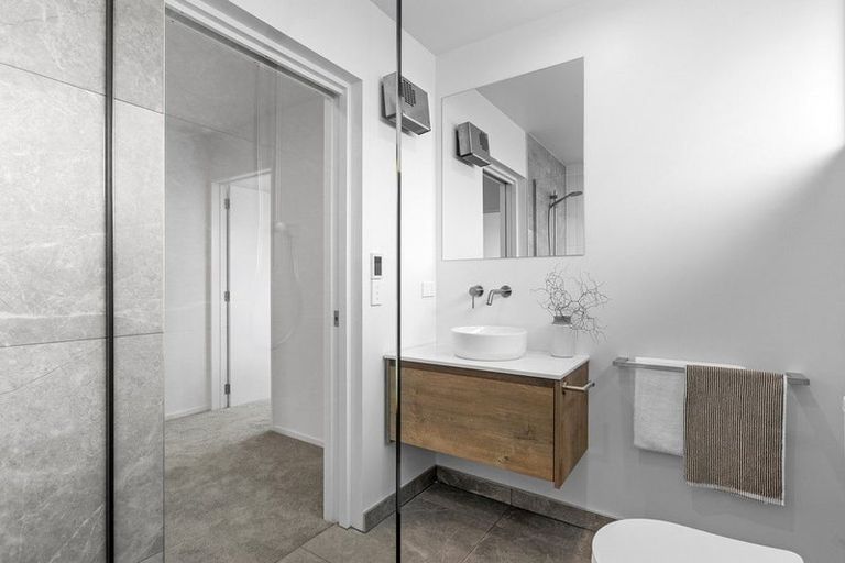 Photo of property in 2/93 Hills Road, Edgeware, Christchurch, 8013