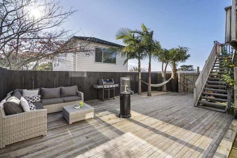Photo of property in 264 Sunset Road, Windsor Park, Auckland, 0632