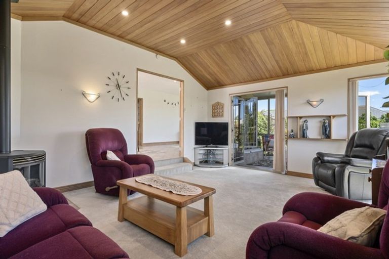 Photo of property in 18 Park Lane, Waitara, 4320