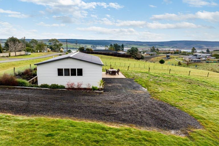 Photo of property in 28 Lakeview Street, Waihola, 9073