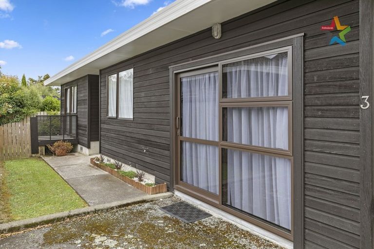 Photo of property in 3/12 Raukawa Street, Stokes Valley, Lower Hutt, 5019