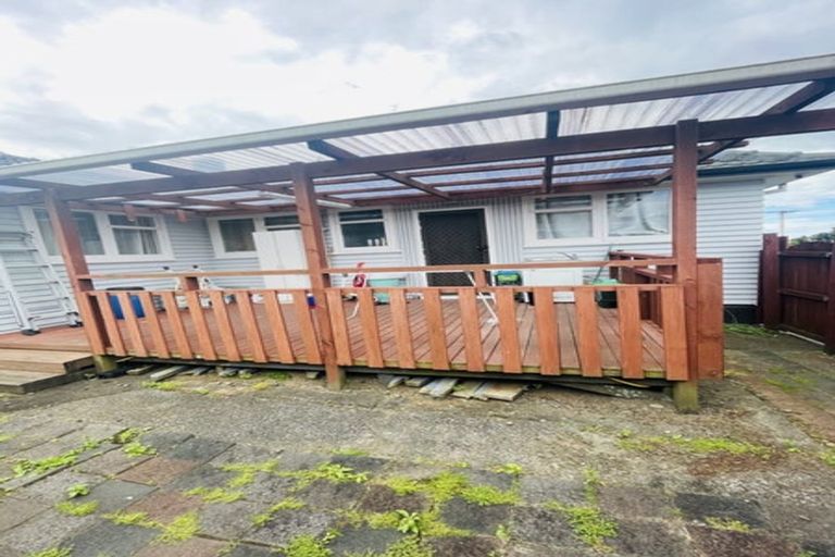Photo of property in 50 St Leonards Road, Kelston, Auckland, 0602