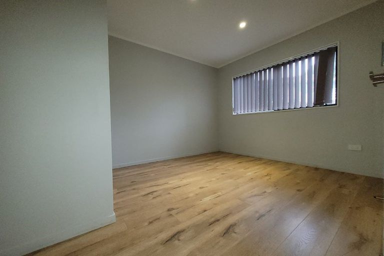 Photo of property in 82a Woodglen Road, Glen Eden, Auckland, 0602