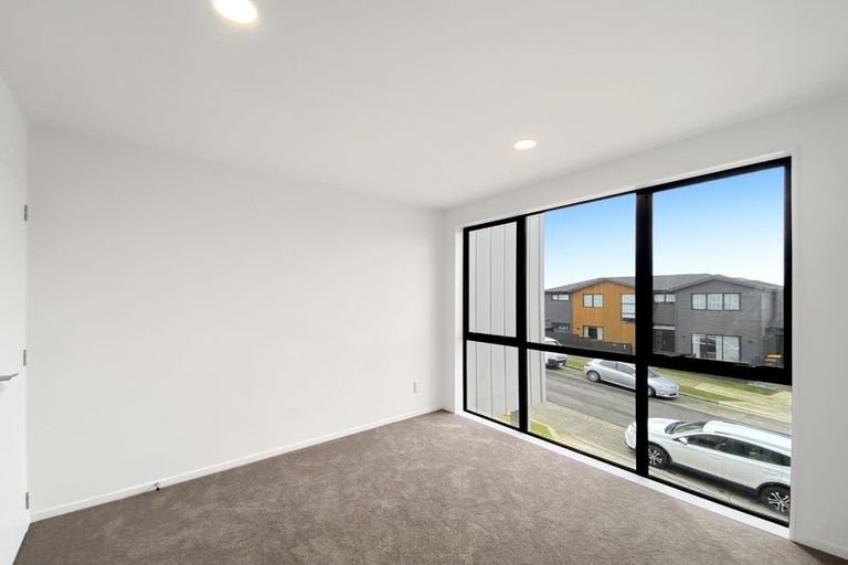 Photo of property in 3b Frontier Lane, Flat Bush, Auckland, 2019