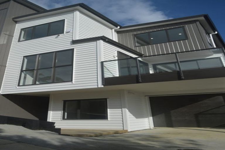 Photo of property in 5/388 Glenfield Road, Glenfield, Auckland, 0629