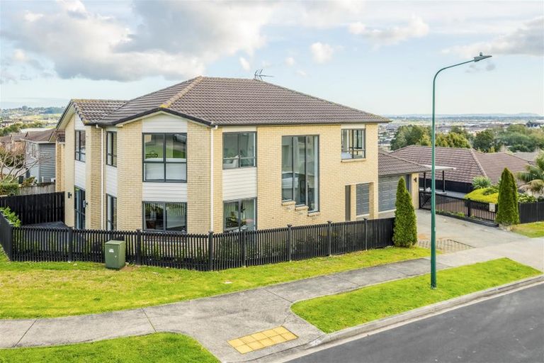 Photo of property in 55 Packspur Drive, Flat Bush, Auckland, 2016