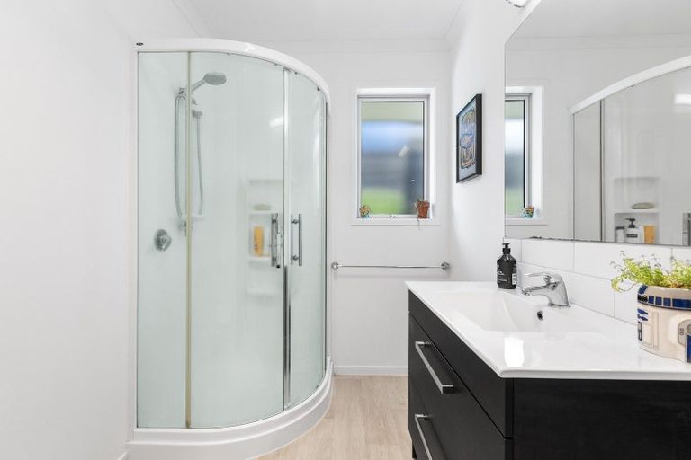 Photo of property in 24 Benmore Crescent, Pyes Pa, Tauranga, 3112