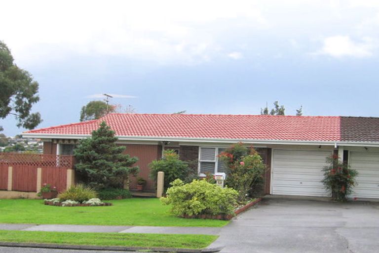 Photo of property in 1/28 Booralee Avenue, Botany Downs, Auckland, 2010